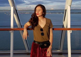 Tampil Awet Muda dan Kekinian, yuk Intip Gaya OOTD Wulan Guritno