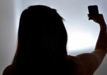 Selfie Berujung Tragedi Mengerikan, Pemuda Pemudi Ini Disambar Kereta Api