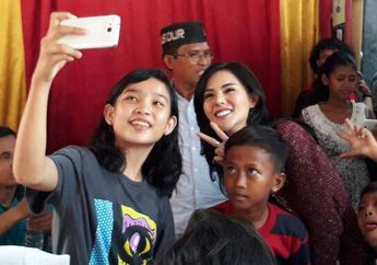 Pesona Puy Brahmantya si 'Kembaran' Astrid Tiar di Blusukan Ahok Djarot.