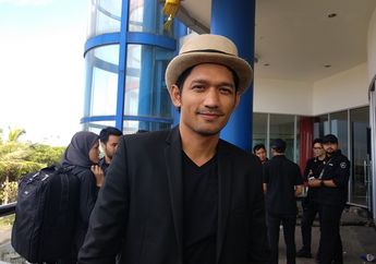 Vicky Prasetyo Lakukan Aksi Ekstrem Sebelum Resepsi, Ibnu Jamil: Belajar Jadi Orang Bodoh Itu Susah!