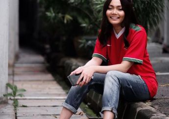 Rina Nose Mulai Geram, Lantaran Dibilang Gila Saat Pakai Rok Pendek