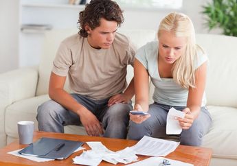 Kamu dan Pasangan Sama-sama Kerja? Ini Cara Mengatur Keuangan, Biar Nggak Ribut