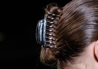 Jadi Nostalgia! Jepitan 'Jadul' Ini Kembali Ngetren di New York Fashion Week 2018