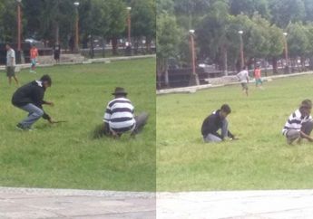 Salut! Masih Berseragam Sekolah, Seorang Siswa Bantu Orang Tuanya Mencari Rumput