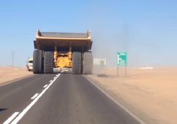 Bikin Sesak Jalan, Beginilah Situasinya Jika Truk Tambang Masuk Jalan Raya