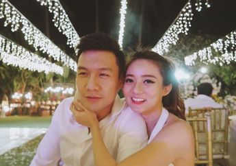 Penampilan Kompak Fendy Chow dan Stella Cornelia Saat Perayaan Tahun Baru Imlek, Serasi Banget!