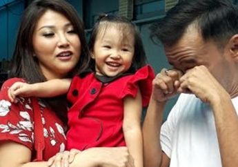 Keluarga Ruben Onsu Rutin Minum Jamu, Begini Ekspresi Si Kecil Thalia Saat Pegang Gelas Jamu!