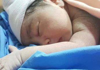 Selamat! Raya Kohandi Melahirkan Putri Pertamanya