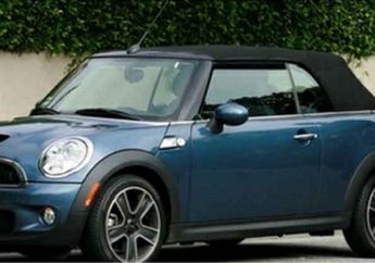 Emma Stone Si Aktris Terbaik Oscar 2017, Doyanannya Mobil Sport Bertenaga Besar