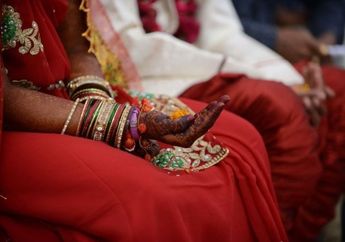 Lakukan Perlawanan Pada Ritual Tes Keperawanan, Beberapa Pemuda Malah Dihajar Massa