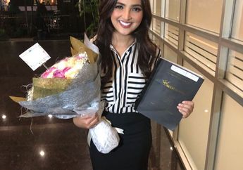 Ashanty Rayakan Lulusan Sidang Tesis Bersama Anang Hermansyah, Lihat Mesranya Gaya Mereka