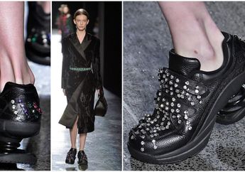 Tren Sepatu Unik Ugly Shoes Rancangan Christoper Kane di London Fashion Week Fall 2018 