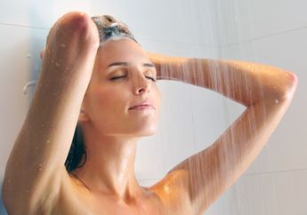 WOW! Shampoo Nggak Hanya Buat Rambut Jadi Bersih, Ternyata Bisa Buat Ini Juga