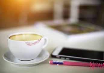 Bekas Lipstik yang Menempel di Gelas Kadang Bikin Malu, yuk Hindari dengan Melakukan Cara Mudah Ini!