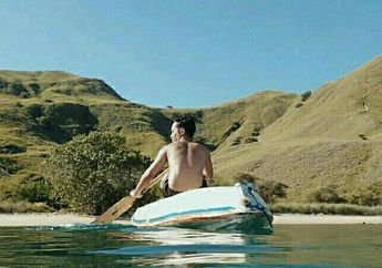 Keindahan Alam Pulau Komodo dari Jepretan Kamera Penyanyi Gamaliel Tapiheru Saat Liburan ke Sana