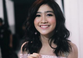 Penampilan Febby Rastanty yang Makin Fashionable dengan Rok Lipit, Contek Gayanya Biar Kekinian!