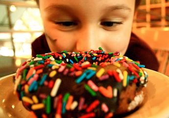 Awas! Ternyata 4 Jenis Makanan Ini Tidak Baik Jika Terlalu Sering Dikonsumsi Si Kecil 