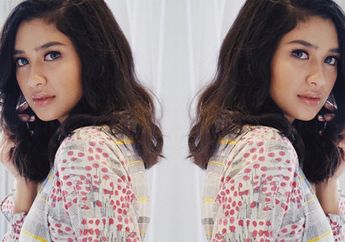 Penampilan Mikha Tambayong Saat Kenakan T-shirt Dress Bernuansa Merah, Manis dan Memesona Banget!