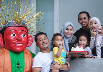 Ulang Tahun Anak Ketiga, Zaskia Adya Mecca Panggil Ondel-ondel
