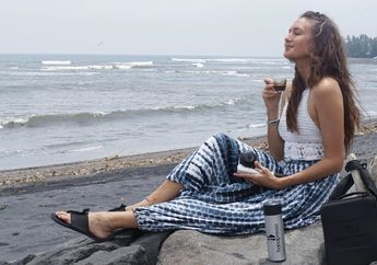 Peringati Hari Peduli Sampah Nasional 2018, Nadine Chandrawinata Kenalkan Ecobricks Pada Siswa Sekolah, Simak Kisahnya di Sini yuk