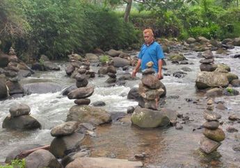 Masyarakat Kembali Dikagetkan Batu Bertumpuk di Sungai Cibojong
