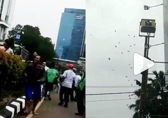 Hujan Duit di Kuningan Bikin Heboh, Ternyata Ini Penyebar Uangnya