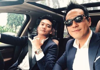 Wow! Daniel Mananta Cium Boy William, Ada Apa Nih?