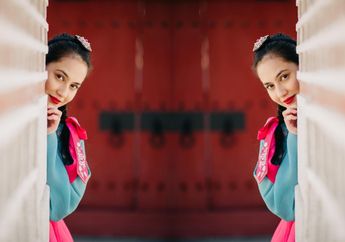 Kece Badaaiii..Ini Penampilan Pevita Pearce dengan Fur Jacket Saat Berada di Korea, Siap-siap Terpikat deh!