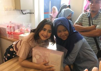 Salut! Prilly Latuconsina Selalu Akrab dengan Fans Tanpa Membeda-bedakan