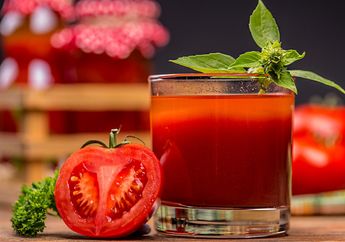 Rutin Minum Jus Tomat Selama 2 Bulan, Inilah Khasiatnya yang Tak Terduga