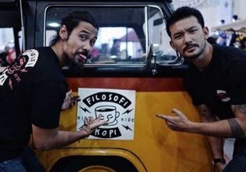 Saking Akrabnya, Rio Dewanto dan Chicco Jerikho Saling Bertukar Pasangan