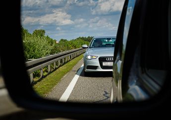 Cara Mengatur Kaca Spion untuk Mengurangi Blind Spot di Mobilmu