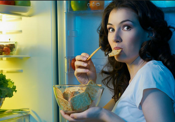 Mengapa Makan di Malam Hari Dilarang Saat Diet? Ini Penjelasan Pakar Kecantikan 