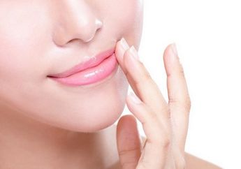 Samarkan Area Bibir yang Keriput dengan 4 Trik Mudah Ini, Nggak Perlu Pakai Filler Lagi deh!