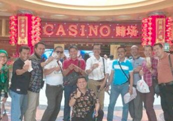 Pamer Dollar Anggota Dewan Foto Depan Casino di Singapura, Itu Biaya Pribadi 