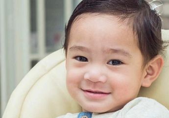 Nggak Kalah Kece, Sepatu yang Dipakai Rafathar Anak Nagita Slavina Ini Bikin Netizen Baper