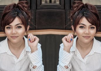Kepoin Penampilan Retro ala Rina Nose yang Nggak Kalah Hits dari ABG Millennials!