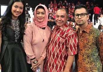 Terharu, Ibunda Julia Perez Menangis
