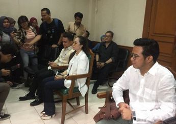 Roby Geisha Tolak Cium Istri di Ruang Sidang: Bentar Lagi Ketuk Palu