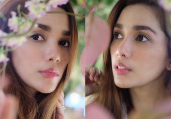 Kayak ABG, Ussy Sulistiawaty Tampil Kompak dengan Putrinya Mengenakan Jaket Denim Ripped, Seperti Apa ya?