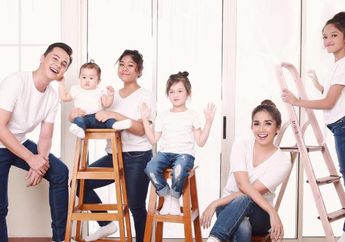 Ussy Sulistiawaty Ungkap Alasannya Tak Buatkan Akun Instagram untuk sang Buah Hati