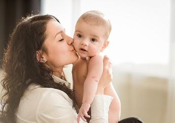 Merawat Bayi Sama dengan Merawat Diri Sendiri, Begini 4 Cara Jadi Ibu Cerdas di Era Millennials