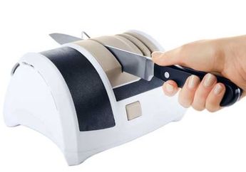 5 Cara Mudah Mempertajam Pisau Dapur, Alat Asahnya Juga Gampang Ditemui!