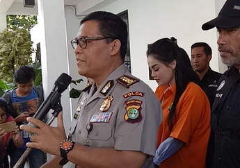 Jennifer Dunn Beserta Barang Bukti Diserahkan Oleh Polisi Ke Kejaksaan Negeri
