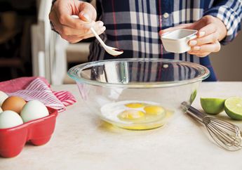 4 Bahan Pengganti MSG yang Bikin Scrambled Eggs Kamu Makin Gurih