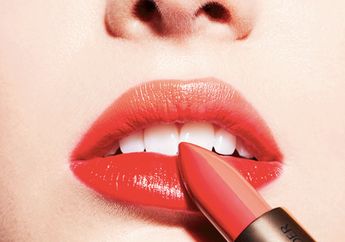Tinggalkan Tekstur Matte, Tren Lipstik yang Satu Ini Bakal Hits Sepanjang Tahun 2018
