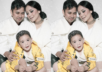Belum Lancar Ngomong, Begini Gemasnya Rafathar Saat Suruh 'Swipe Up'