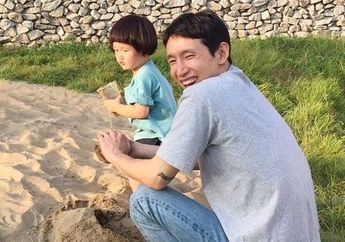 Aktor Bong Tae Kyu dan Putranya Dikonfirmasi Bergabung dalam Reality Show The Return of Superman