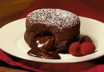 Manjakan Lidahmu dengan Manisnya Dark Molten Chocolate Cakes Usai Sibuk Beraktivitas Seharian