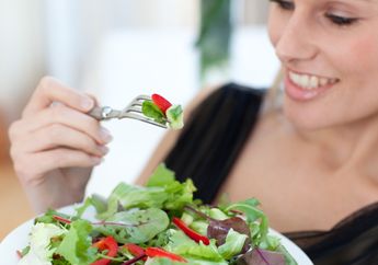 Ingin Kulit Cerah dan Halus? Produk Skin Care Saja Tidak Cukup, Kamu Harus Konsumsi Makanan Ini